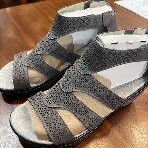 Brand new Jambu women’s Bianca Demi wedge sandal size 7